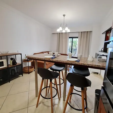 Colina Do Atlantico 203 アパート